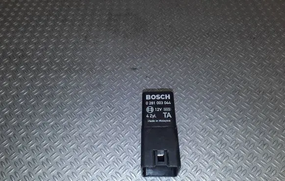 Honda FR-V Glow plug pre-heat relay 0281003044