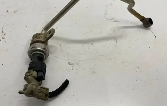 BMW 1 F40 Exhaust gas pressure sensor 8574952