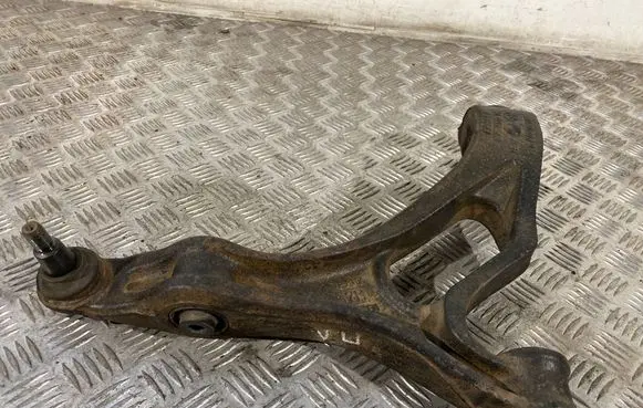 Volkswagen Touareg I Front lower control arm/wishbone 7L0407153B