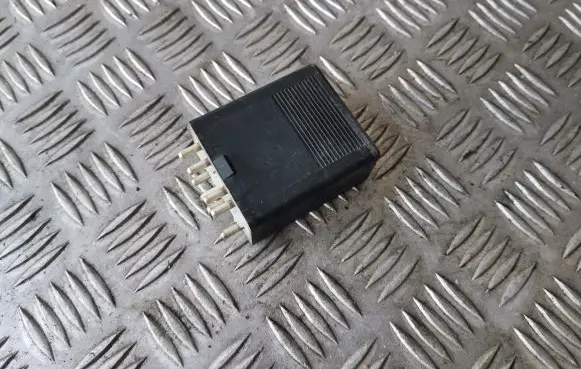 Mercedes-Benz E W124 Other relay 0135454832 898690000