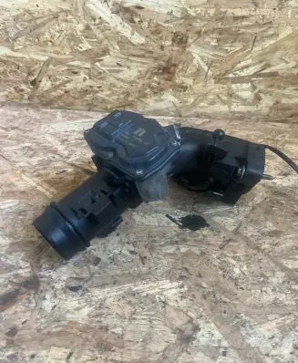 BMW 5 F10 F11 Throttle valve 10378517 7810752 12081500961
