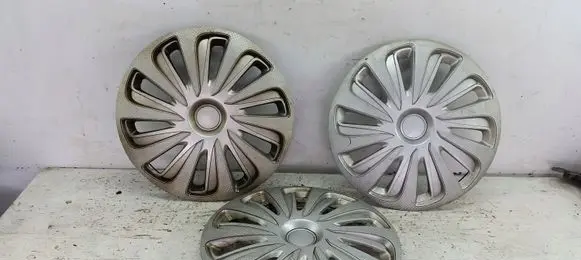 Dodge Caliber R16 wheel hub/cap/trim 