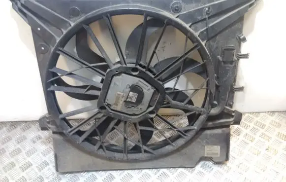 Volvo XC90 Radiator cooling fan shroud 30645719 0130706803