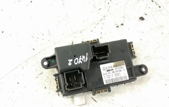 Mercedes-Benz C W204 Heater blower fan relay 2128702110 A2128702110