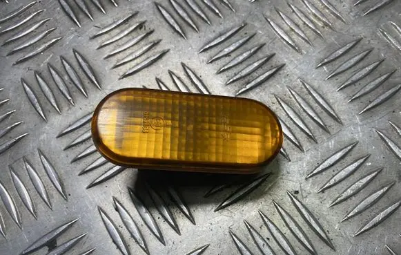 Volkswagen Polo III 6N 6N2 6NF Front fender indicator light 3A0949117A