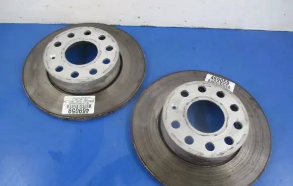 Volkswagen Touran I Rear brake disc
