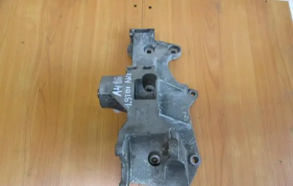 Audi A6 S6 C5 4B Generator/alternator bracket 038903143AE