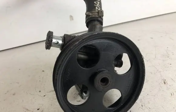 Opel Insignia A Power steering pump