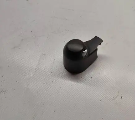 Rear wiper blade arm