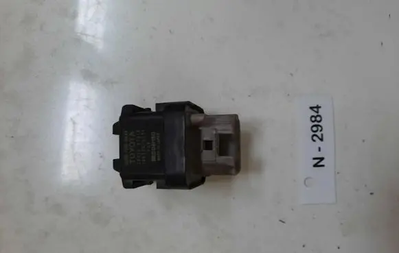 Toyota Yaris Glow plug pre-heat relay 2861067010