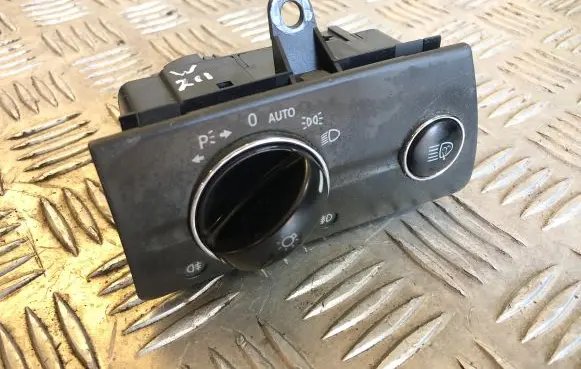 Mercedes-Benz E W211 Light switch 2115450104 04056000