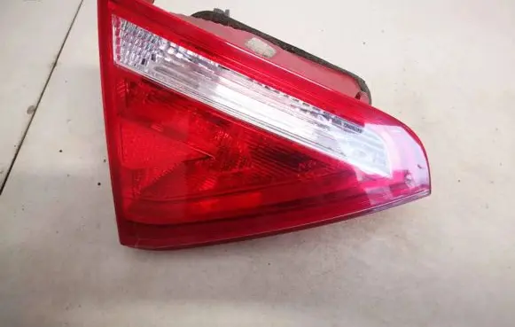 Audi A5 8T 8F Tailgate rear/tail lights 8T0945093