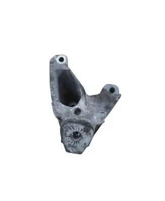 Engine mounting bracket
