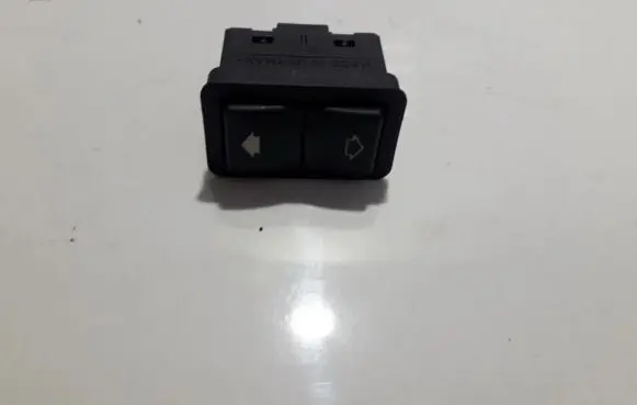 BMW 5 E39 Electric window control switch 8368974