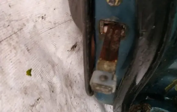 Mazda 626 Rear door check strap stopper