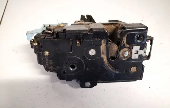 Skoda Octavia Mk2 (1Z) Front door lock