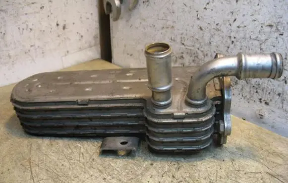 Skoda Octavia Mk1 (1U) EGR valve cooler 038131513AD 19TDI96KW 338630105