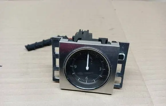 Volkswagen PASSAT B7 Clock 3AA919204A 194805814