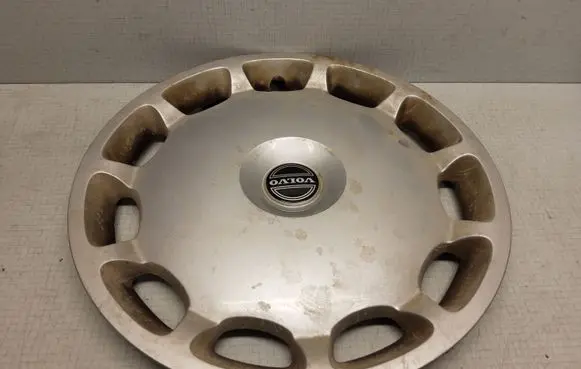 Volvo S70 V70 V70 XC R16 wheel hub/cap/trim 30714561