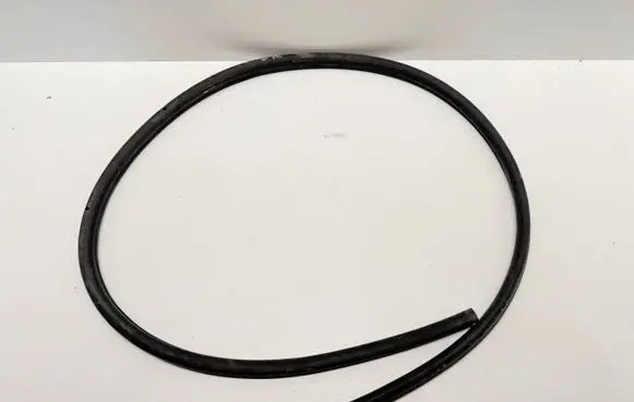 BMW 8 G16 Rubber seal rear door 7390750 8739183 7387590