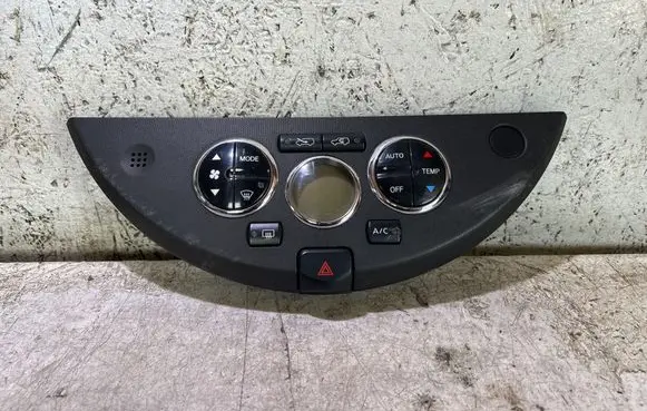 Nissan Note (E11) Climate control unit 69450029 DG4033