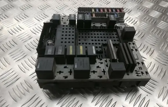 Volvo S80 Fuse module 8645729 8688153