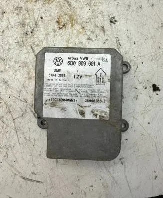 Volkswagen PASSAT B5 Airbag control unit/module 6Q0909601A 5WK42868 35990205E