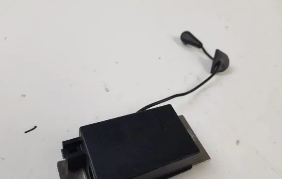 Chrysler Pacifica Antenna control unit 04685851AD