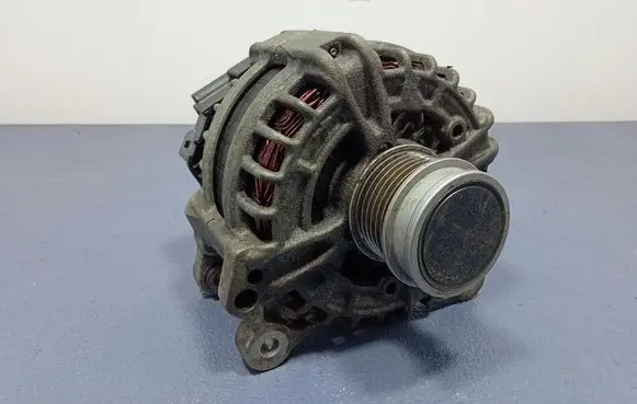 Skoda Octavia 985 Generator/alternator 05E903026L