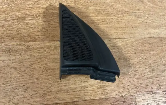 Toyota Avensis T250 Front door speaker cover trim 6749205060