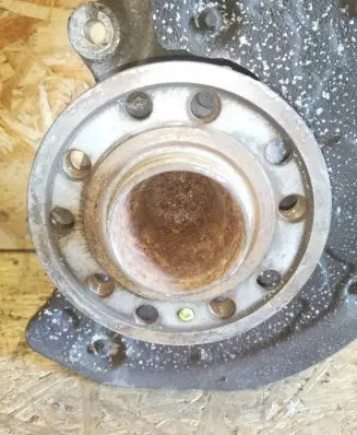 Mercedes-Benz E W213 Front wheel hub A0004213520 2133303201