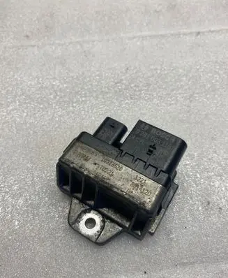 Glow plug pre-heat relay