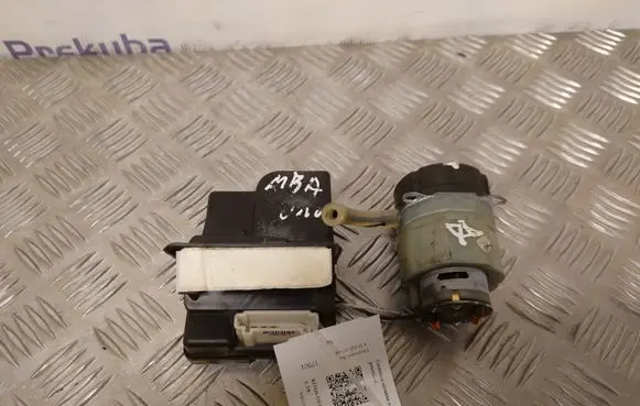 Mercedes-Benz A W168 Central locking vacuum pump 1688000248