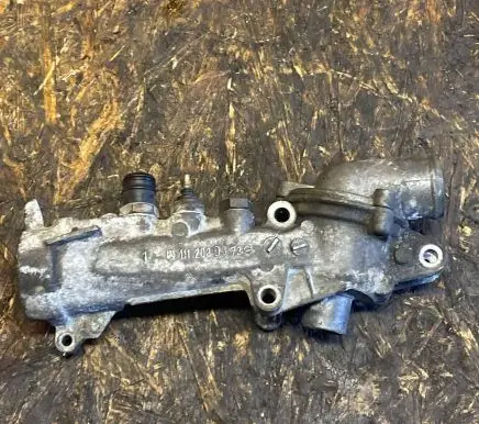 Mercedes-Benz C W202 Thermostat housing 1112030373