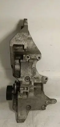 Volkswagen Golf Plus Engine mounting bracket 03L903143K