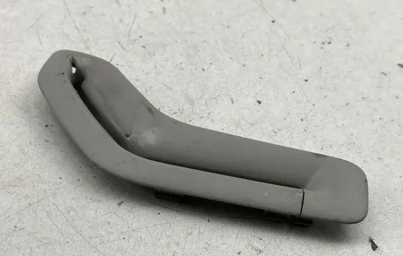 Volvo XC70 Seat belt trim RH1882