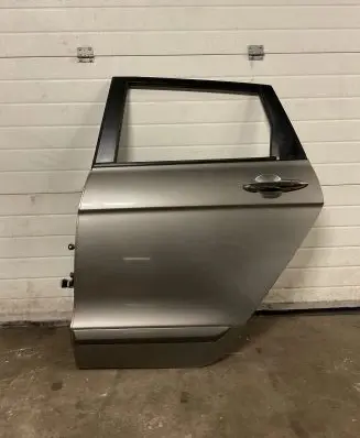 Honda FR-V Rear door