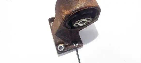 Chevrolet Epica Engine mount bracket