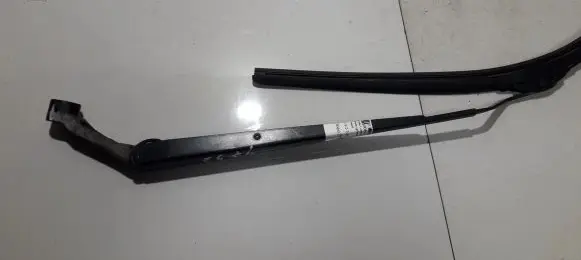 Toyota Corolla Verso AR10 Front wiper blade arm