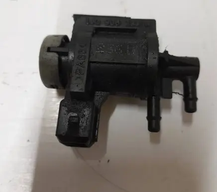 Audi A4 S4 B6 8E 8H Turbo solenoid valve 1J0906283A