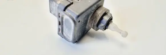 Volkswagen Golf III Headlight level adjustment motor 1H0941295B