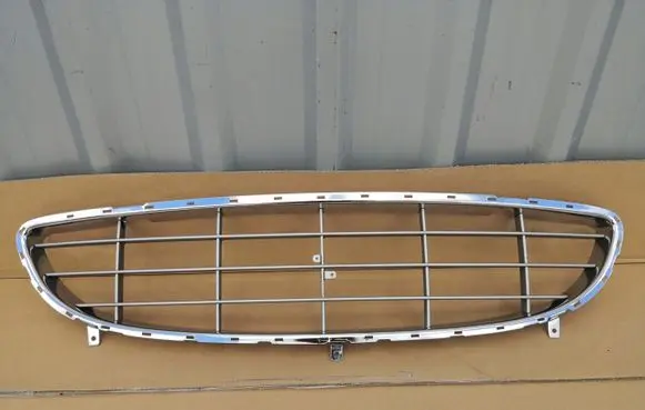 Ferrari California F149 Front bumper upper radiator grill