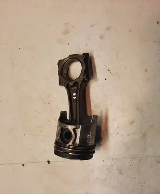 Opel Astra G Piston with connecting rod 9282