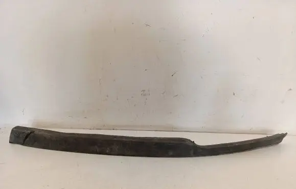 Front bumper lip