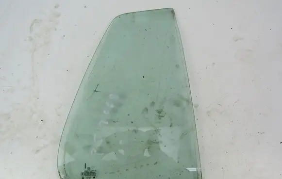 Volkswagen Golf IV Rear side window 