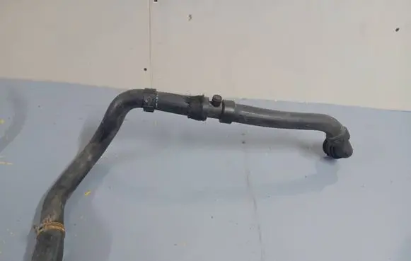 Ford Mondeo MK IV Coolant pipe/hose