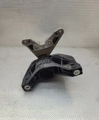 Peugeot 308 Engine mount bracket 008956