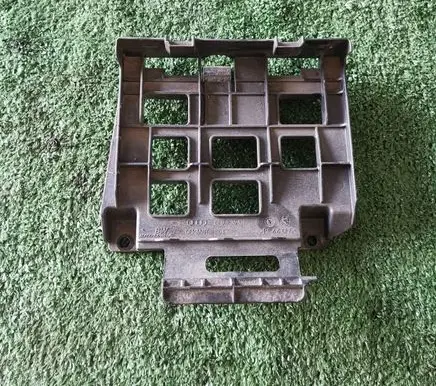Audi A3 S3 8P Engine control unit holder 8P0906131A