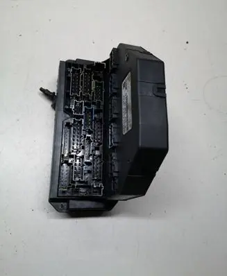 Mercedes-Benz C W204 Fuse module A2049000600 A2049010500 A2044424100
