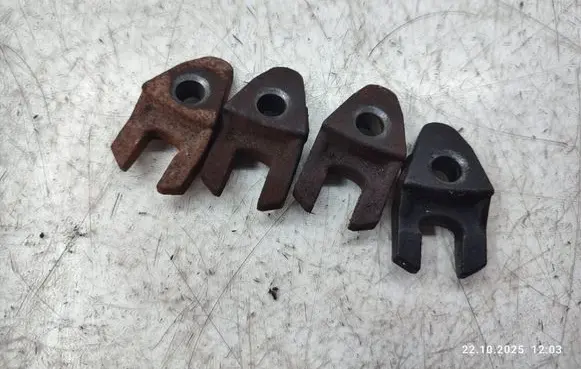 Citroen Berlingo Fuel Injector clamp holder 